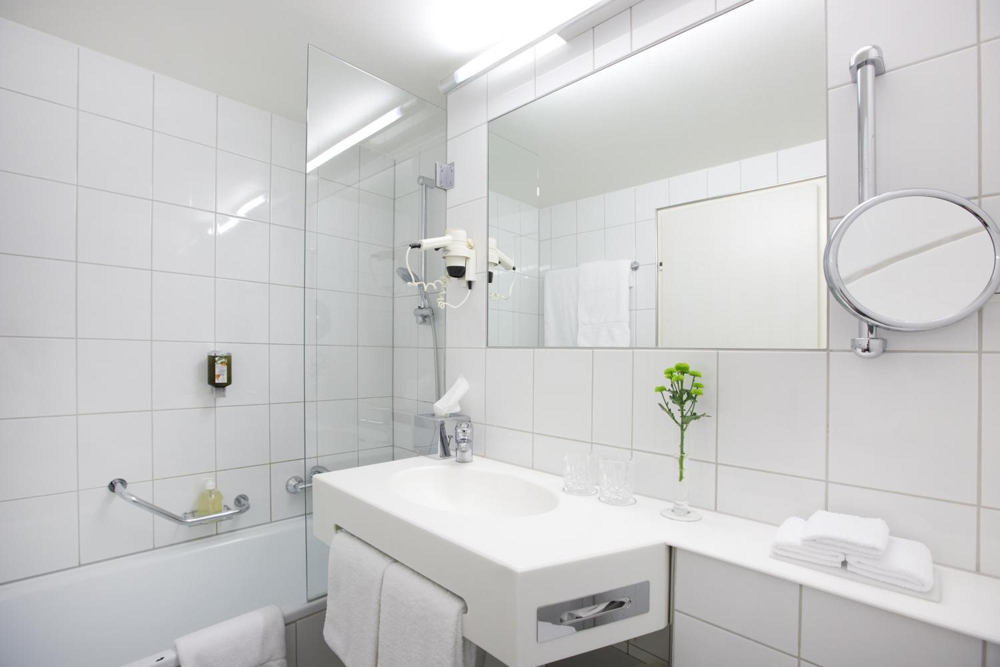 Hotel Schwaerzler Bregenz Værelse billede